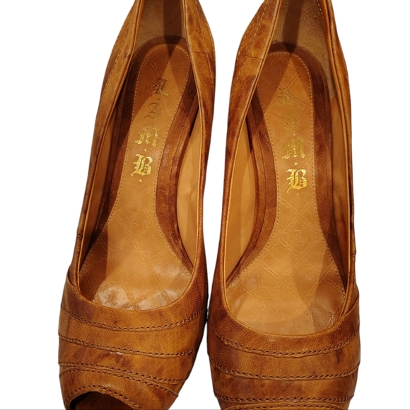 L.A.M.B. Leather Peep Toe Camel Stitched Stiletto Heels Classic Size 8m EUC - Picture 8 of 9
